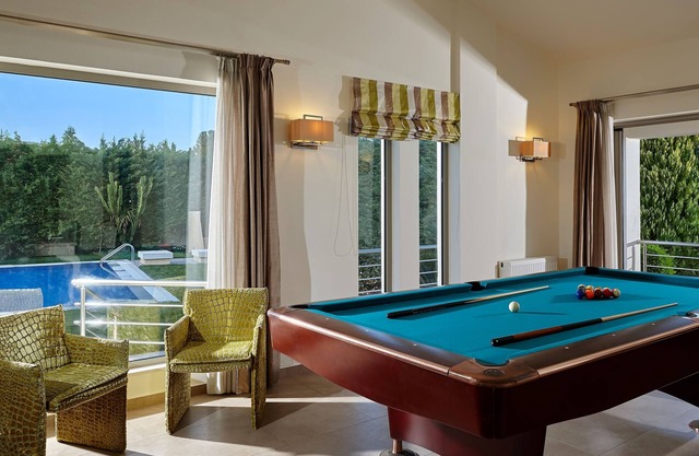 Villa EverGreen | private pool , beautiful garden , Right in the middle of Crete