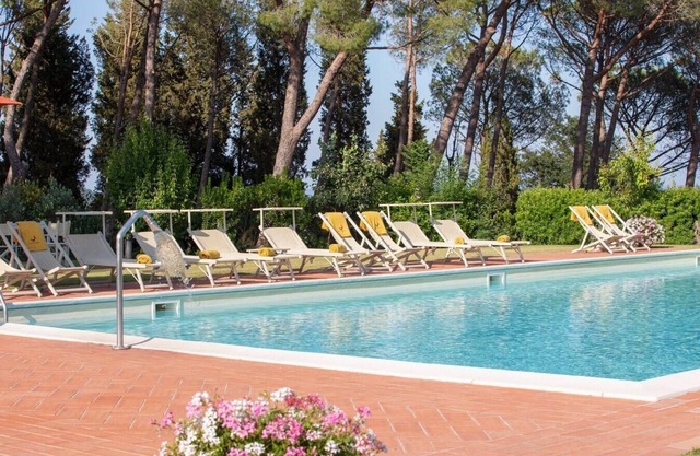 Villa Florale (10 Guests) - Family villa with pool in the heart of Tuscany