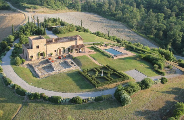 Villa Fonte Rinaldi (6 + 4)