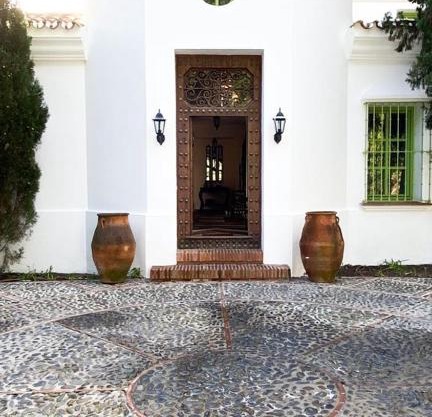 VILLA FRONTBEACH MARBELLA