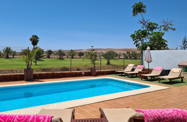 Villa Grace - 5 star family friendly licensed villa with private pool