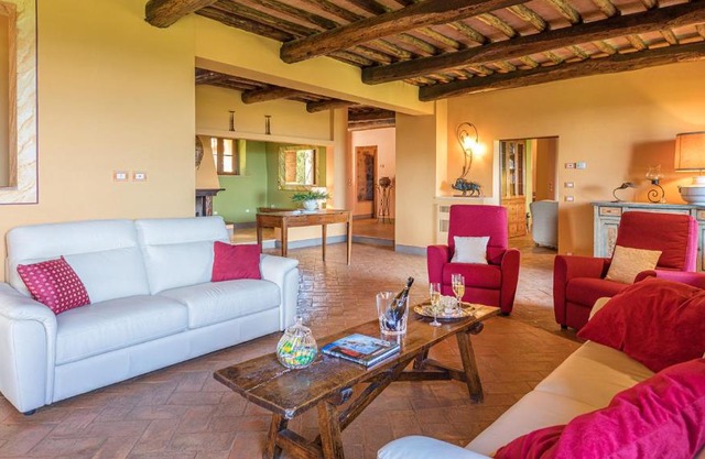 VILLA IL FORAMASSO 10&2, Emma Villas