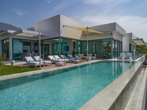 Villa in Adeje with Infinity Pool and Sea View