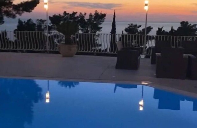 Villa in Anacapri with 8 bedrooms sleeps 16