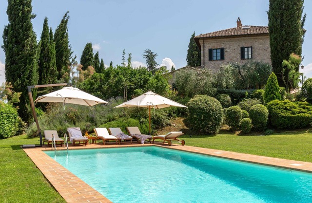 Villa in Cetona with 4 bedrooms sleeps 10