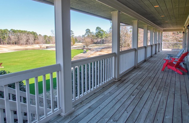 Villa in gated country club with stunning views