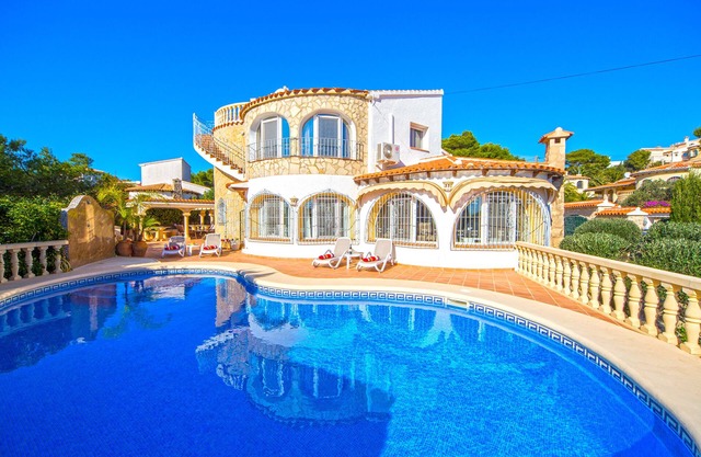 Villa in Javea with swimming pool and exceptional sea view