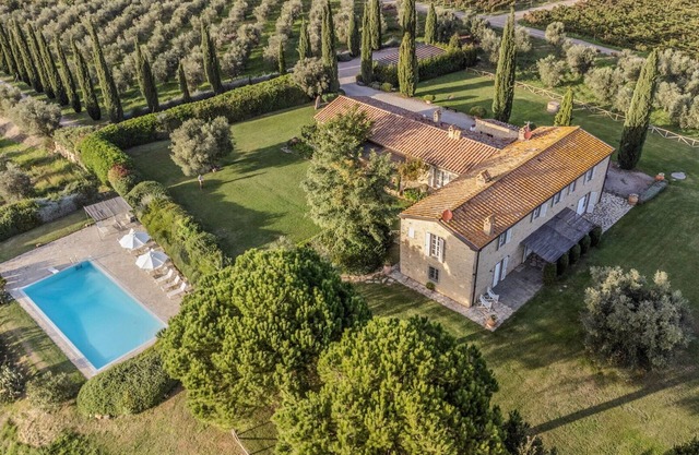 Villa in Magliano In Toscana with 8 bedrooms sleeps 17