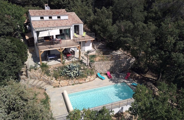 Villa in peace between sea and mountain