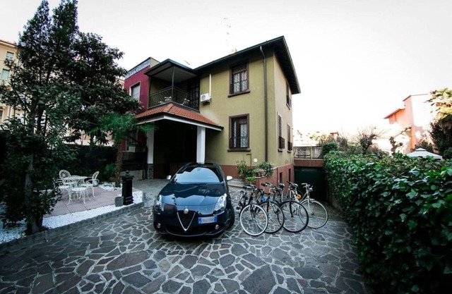 Villa in the heart of Milan (x 8 persons)