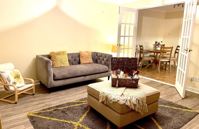 Villa in the Village. nDelightful 2 bedroom property in Old Kilpatrick