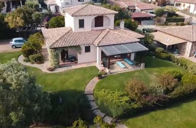 Villa with large garden and sea view in San Teodoro