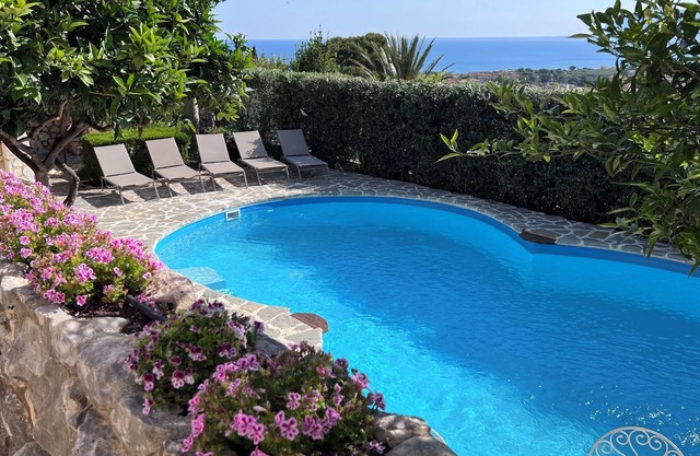 Villa P. Edera, with pool and panoramic view