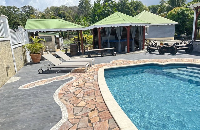 villa karouanne piscine et spa - Near Dehaies