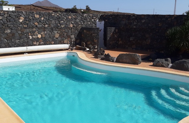 Villa Kimbanda Quiet location, private pool surrounded by native plants