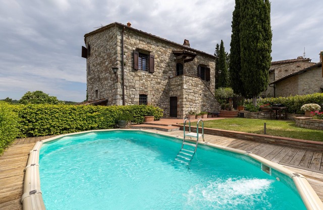 Villa 'La Petrosa' with Private Pool, Private Garden and Balcony