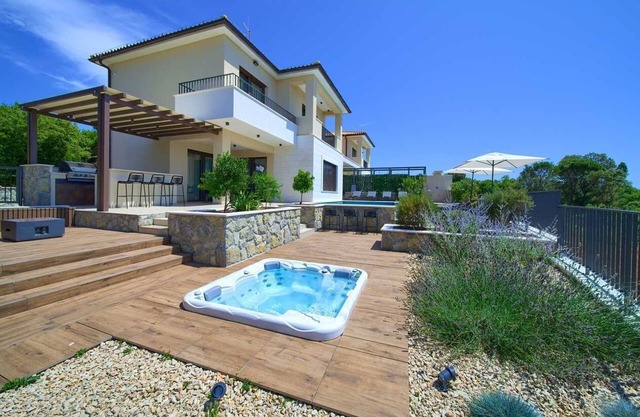 Villa LADY with heated pool, jacuzzi and sauna