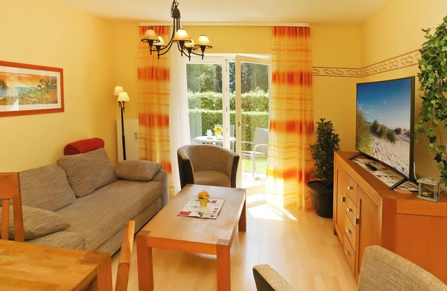 Villa Laura Cottage apartment 102: spacious 3-room apartment close to the beach
