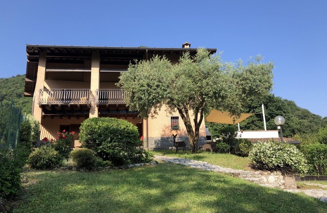 VILLA LE FONTANELLE pool, air conditioning, lake view, Smart tv, free wi-fi, BBQ