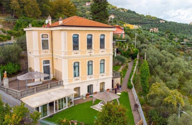 *VILLA LE PALME*nVIEW ON GULF OF POETS