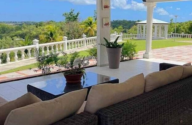 Villa les Cocotiers on the Heights of Guadeloupe
