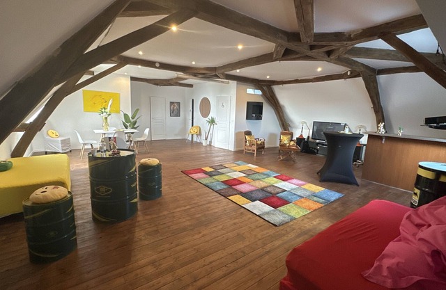 Villa 'Loft Haut De Gamme Kvs Concept' with Private Terrace, Shared Garden and Wi-Fi