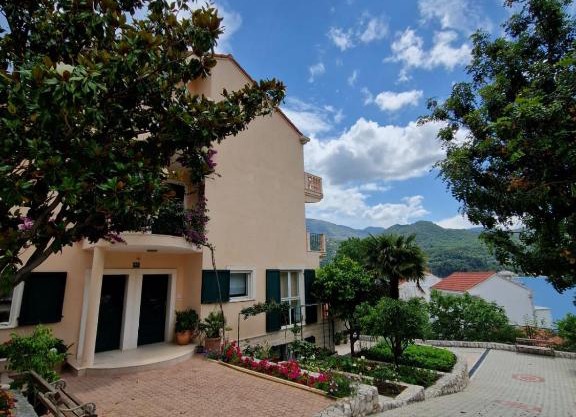 Villa Lukic