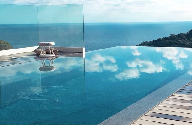VILLA LUXE SA TUNA, heated mirror pool VERY BEAUTIFUL SEA VIEW