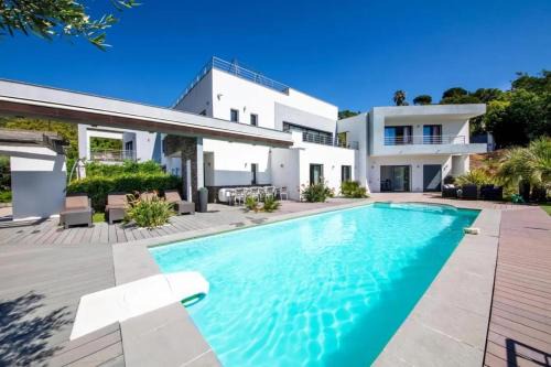 Villa Luxueuse à Cavalaire-sur-Mer