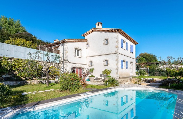 Villa Marine / Charming villa with garden in Biot .