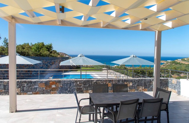 Villa Marine, New Luxury Villa with Amazing Seaview & Private Pool