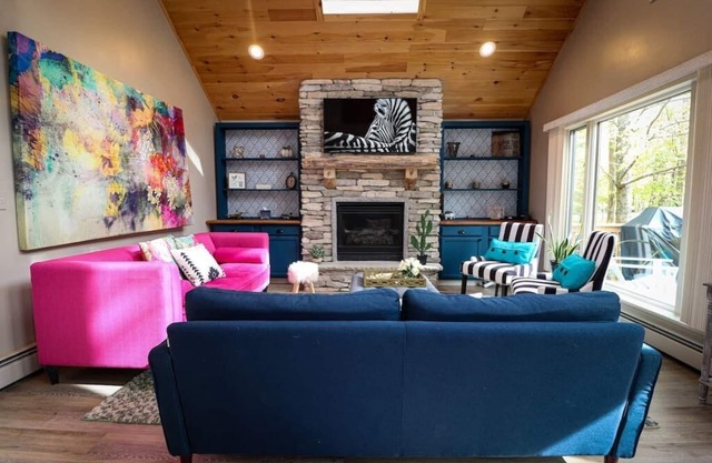 Villa MiaNova: A Modern Hideout in the Woods.