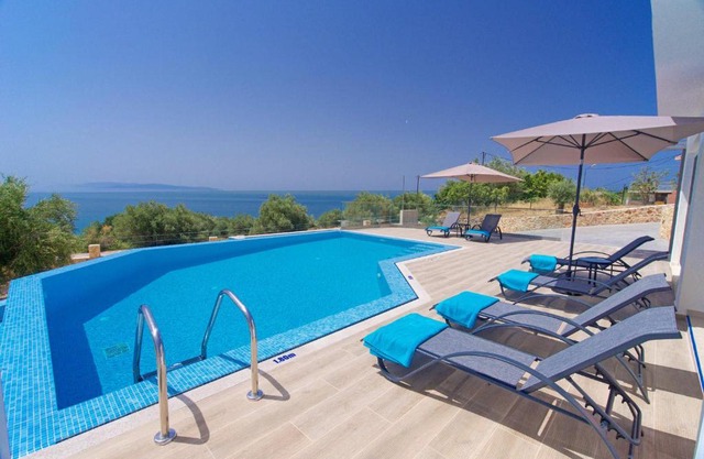 Villa Michou Thalassa by Villa Plus