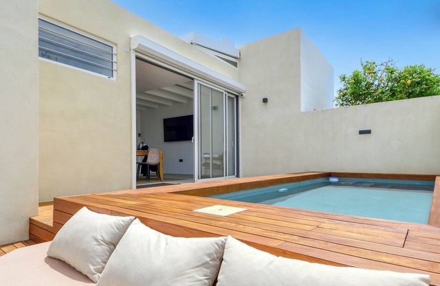 Villa Moderne Avec Piscine Proche du Centre Ville et de la Plage de Roses