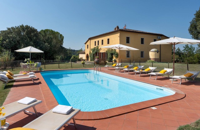 Villa Montefalconi 11, Emma Villas