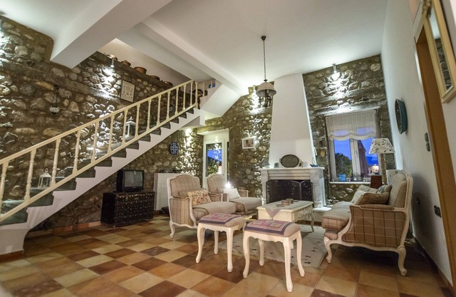 Villa Near The Beach (125m²) 2-7 Guests