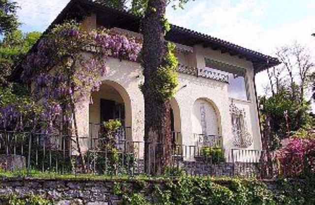 Villa on a hill with magnificent views of Lake Maggiore