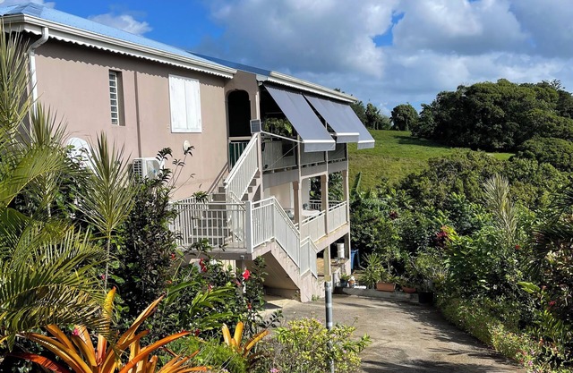 Villa overlooking nature, not overlooked