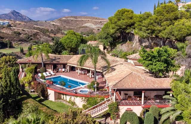 Villa Palm Ridge - An extraordinary 9-bed Estate!