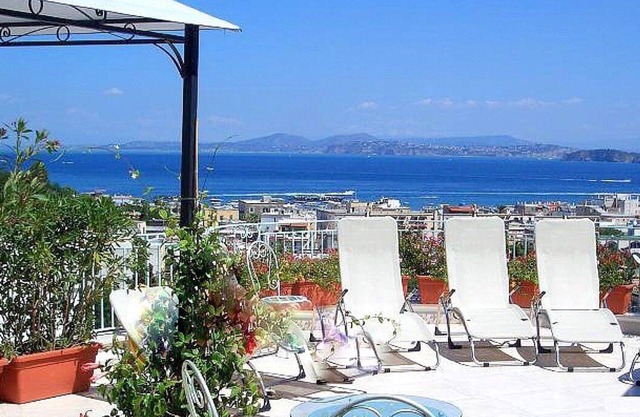 Villa Peonia A: A welcoming apartment which faces the sun and the sea, with Free WI-FI.