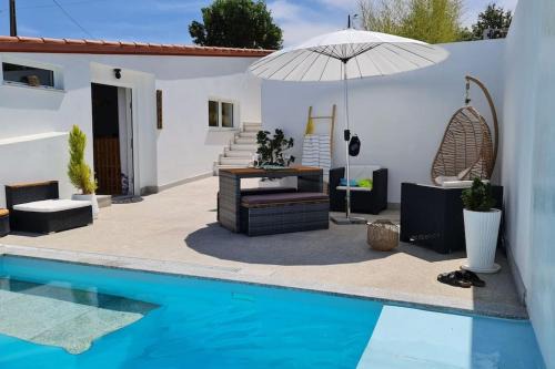Villa piscine balnéothérapie et jacuzzi entièrement privée