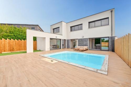 Villa pour 9 - Piscine chauffée - Jacuzzi