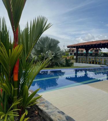 Villa privada con piscina cerca al parque del café