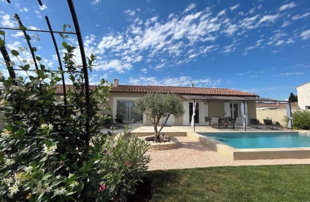 Villa Provencale Avec Piscine