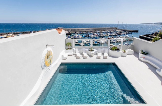 Villa Punta Larga - Four Bedroom Villa, Sleeps 8