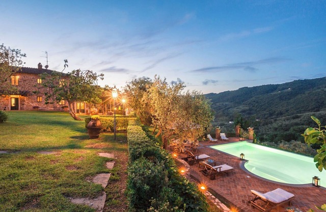 Villa Ronco con piscina esclusiva