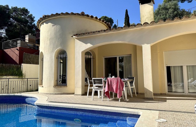 Villa SA RIERA 1 Km. to the beach!