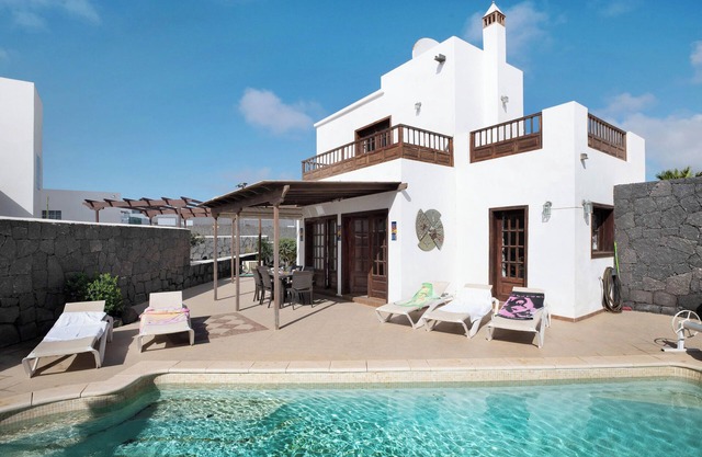 Villa Serendipity with Mountain View, Private Heated Pool & Wi-Fi