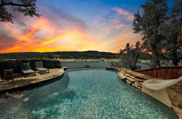 Villa Sereno - Pearl of Travis - Pool, Spa, View on 5 Acres