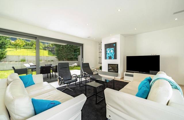 Villa "Shangrila" with Pool, Garden, Terrace & Wi-Fi